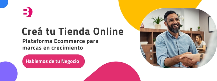 Emprendedor revisando las ventas de su negocio en una plataforma ecommerce