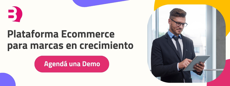 Emprendedor revisando las ventas de su negocio en una plataforma ecommerce